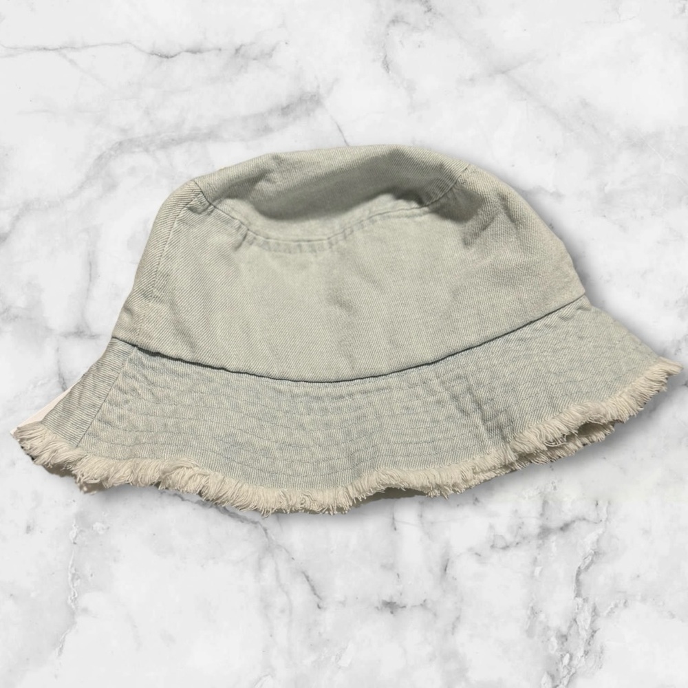 Free | Stylish Frayed Edge Light Denim Bucket Hat - Picture 3 of 13